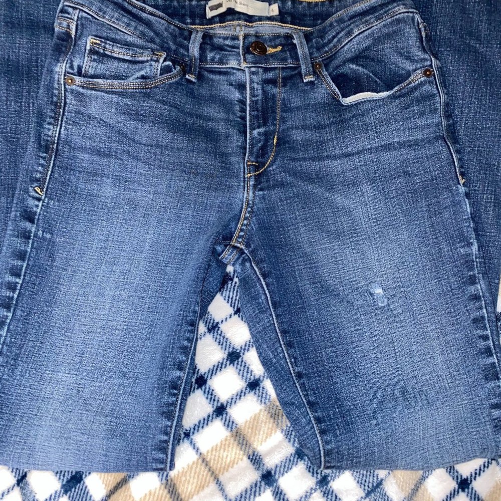 Levi Size 4